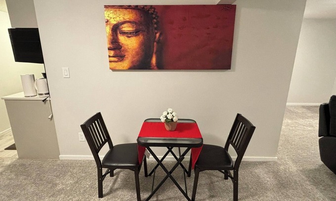 Regina Casa | Brand New, Modern & Spacius guest Suite