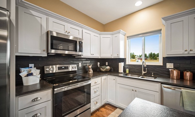 Pagosa Highlands Casa | Brand-new, modern home with great kitchen - near town, golf & hot springs