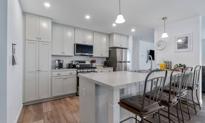 Lexington Casa | Brand New Modern 3bd 2bth 5 homes from beach!