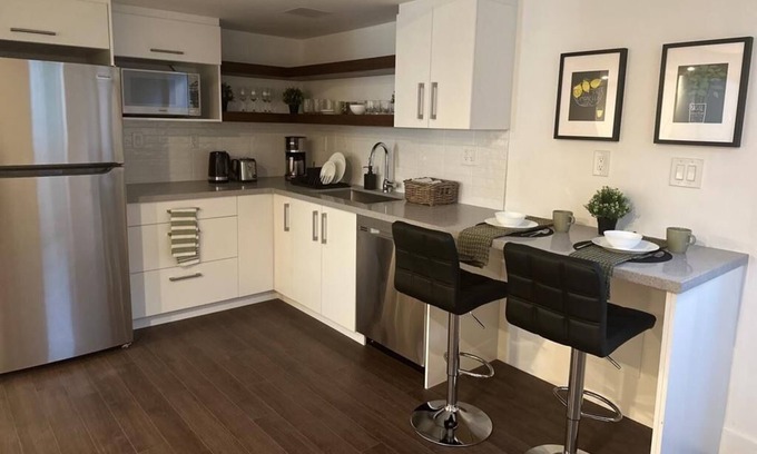West Oak Trails Apartamento | Brand New Oakville Apartment Unit