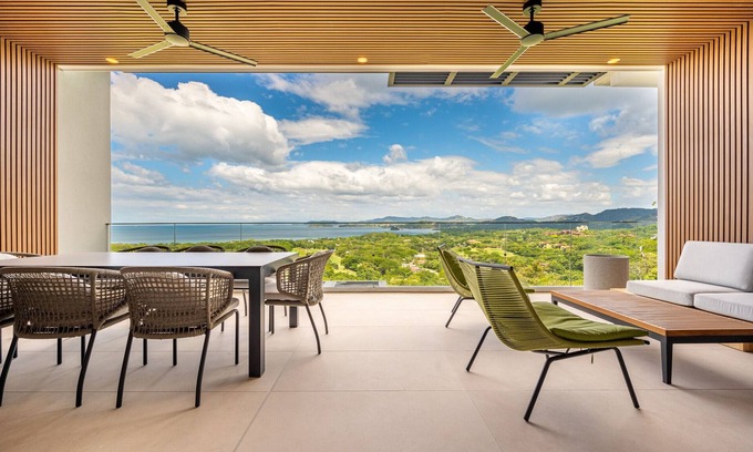 Playa Conchal Apartamento | Brand New Oceanview Luxury Condo
