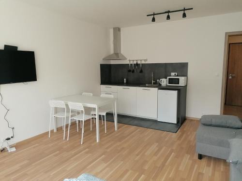 Palmovka Apartamento | Brand new one bedroom apartment #54 in brand new building with free parking