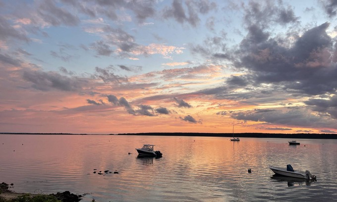 Monomoscoy Island Casa | Brand new private beachfront home in Mashpee on Waquoit Bay