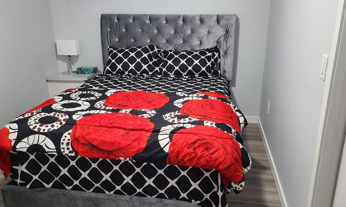 St. James Casa | Brand New Private Entrance Suite in Airport Area