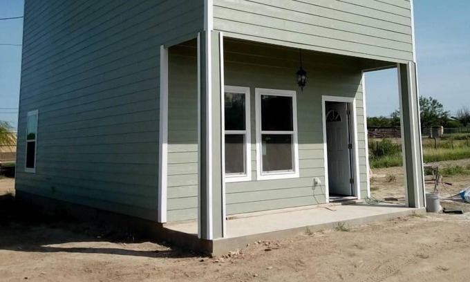 Eagle Pass Casa | Brand new quiet house 9 min from the casino. Relax in this cozy house