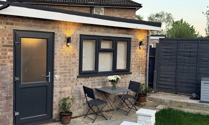 Woodley Apartamento | Brand New Renovated- Free Parking- Garden- SmartTV