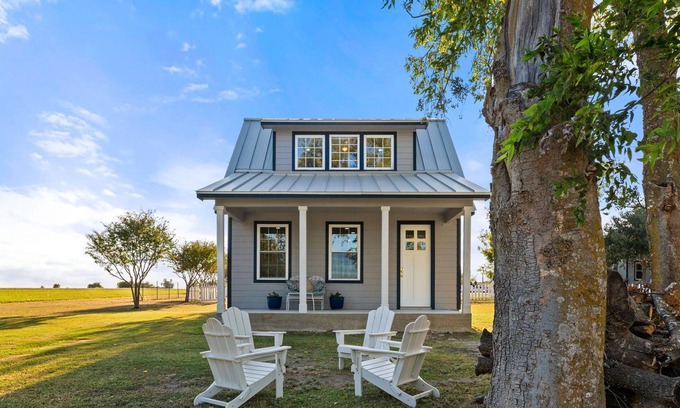 Taylor Casa | *Brand New* Romantic 1BR Chateau on 5 acres Near Samsung in Taylor