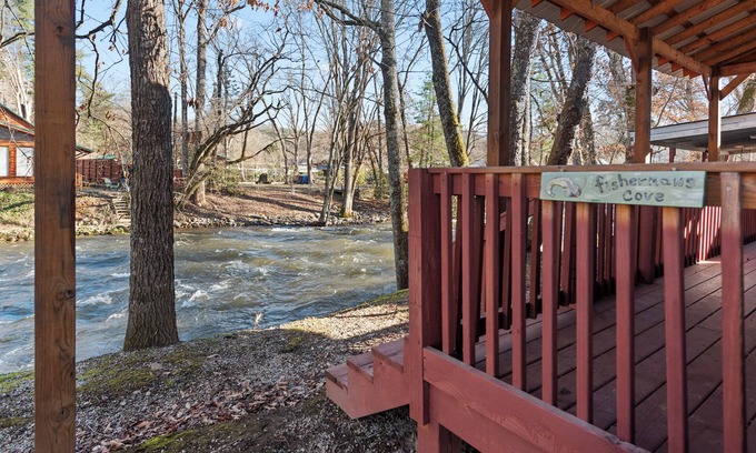 Cherokee Alquiler De RV | Brand New RV Creekside Retreat - Walk to the GSMNP!