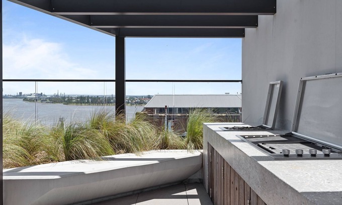 Newcastle West Apartamento | Brand New Seaside Luxury in Newcastle