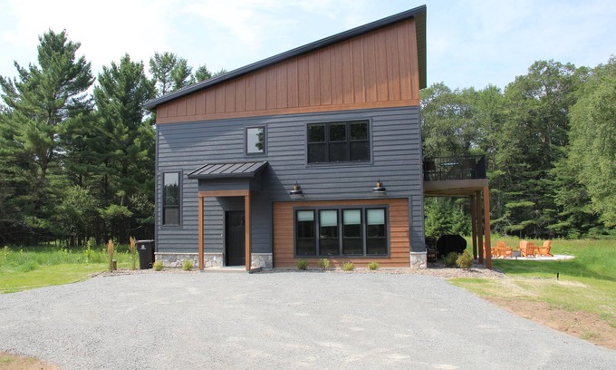 Arbor Vitae Cabina | Brand New Secluded Cabins in Arbor Vitae, WI