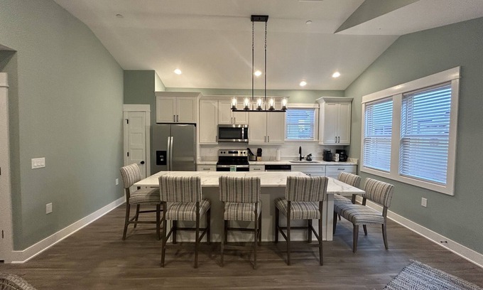 Corolla Light Condominio | Brand New Single Level Condo, Steps from the Beach