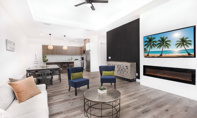Port Charlotte Casa | Your Perfect Vacation Getaway . Brand-New Sleek and Stylish Modern Home,