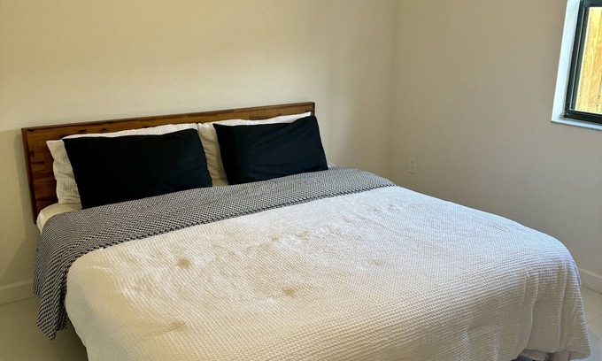 Princeton Apartamento | Brand New South Miami Getaway. 5 minutes away from Biscayne Bay.