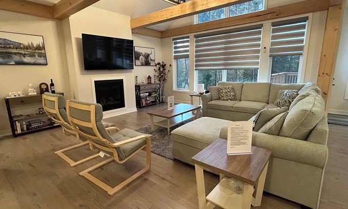 Dwight Casa | Brand New spacious & beautiful cottage in Northern Lights - Huntsville, Muskoka