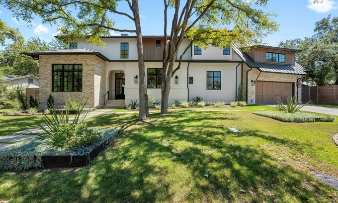 Barton Hills Casa | Brand New Spacious Luxury 6-bedroom 5000 Sq ft Home BEST LOCATION IN AUSTIN