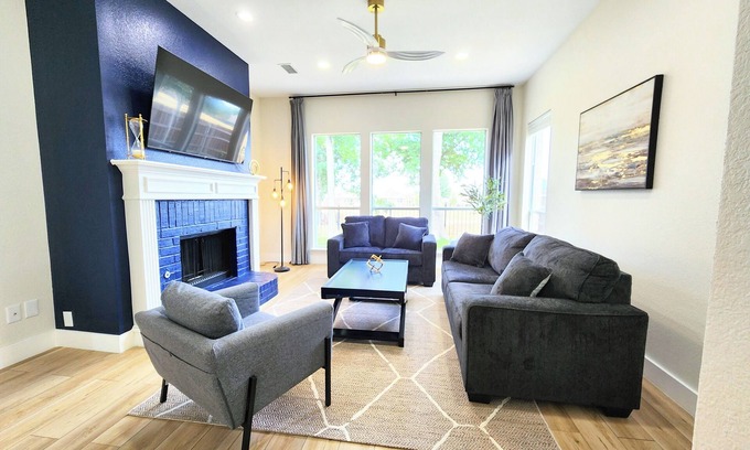 McKinney Casa | Brand New Spacious Serenity Getaway - King Bed!
