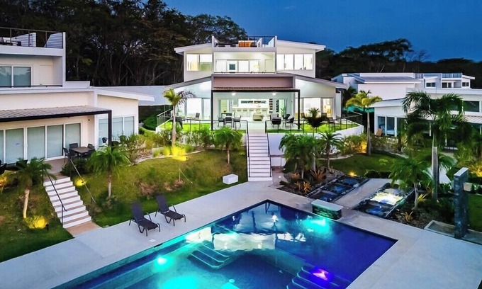 Playa Avellanas Villa | Brand New Stylish Villa | Big Pool & Patio