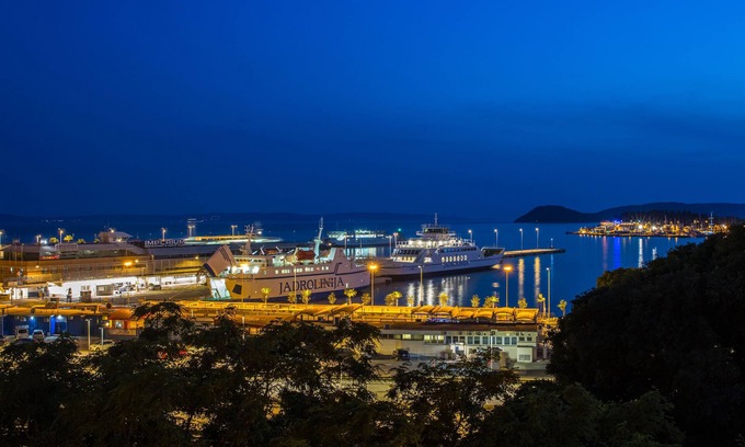 Bacvice Apartamento | Brand New Suite next to Palace & Beach