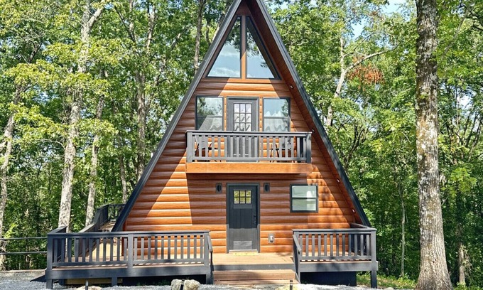 Jones Mills Cabina | Brand New! The Fox Hill Cabin: Country Views near Hot Springs