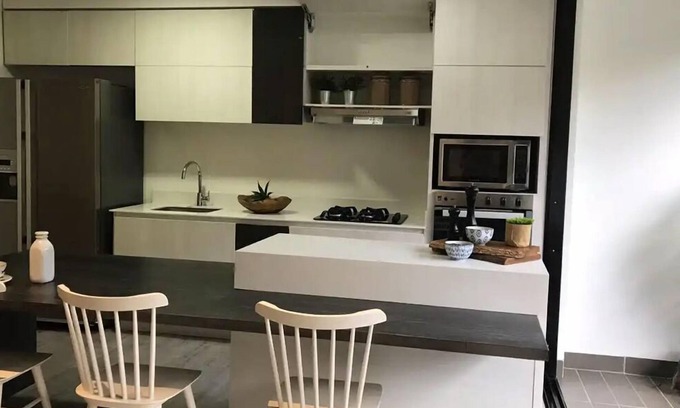 El Castillo Condominio | Brand New Top Floor Luxury Flat!