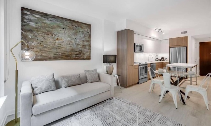 NoMa Apartamento | Brand New Upscale 1BR | Lux Amenities | Close to Sights