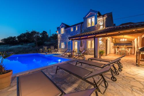 Pakostane Villa | Brand new Villa Cara d oro, Vrana