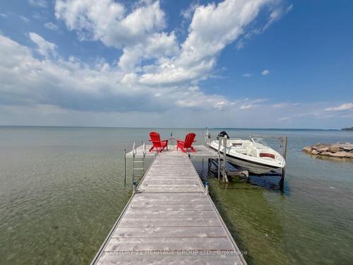 Georgina Casa | Brand New Waterfront Cottage