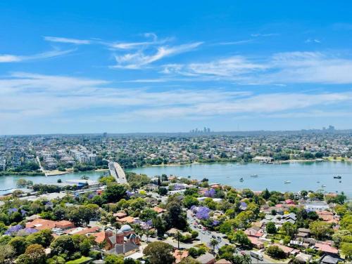 Rhodes Apartamento | Brand New Waterview family residence 3 bedrooms -Pool, Parking