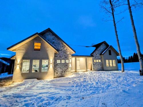 Beaver Villa | BRAND NEW World Adventure at Aspen Crest
