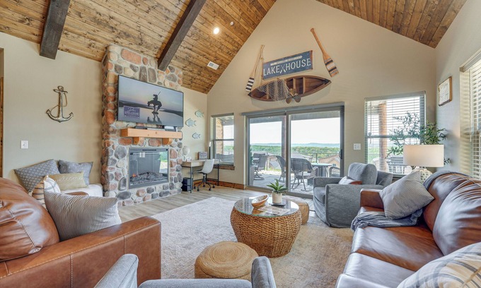 Table Rock Cabina | Branson Log Cabin Near Silver Dollar City & Lake!