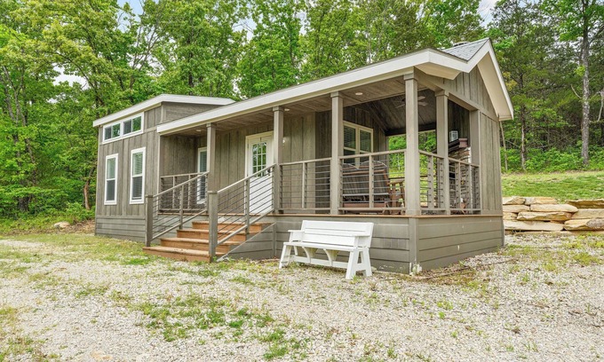 Branson Cabina | Branson Tiny Home on 52 Acres w/ Private Stocked Pond 1/4 mile hike from home!
