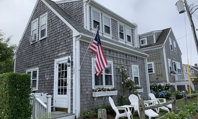 Brant Point Casa | BRANT POOT COTTAGE