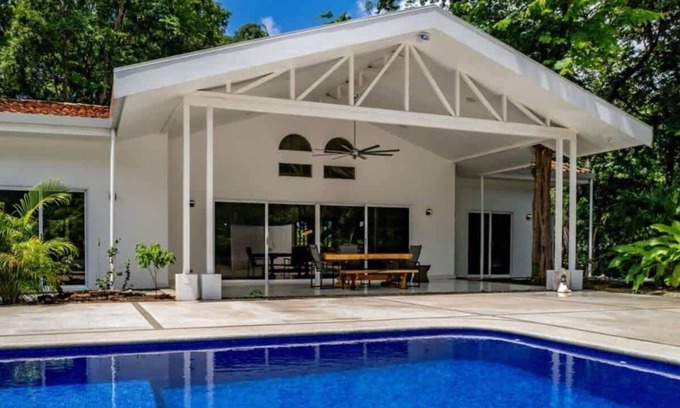 Brasilito Casa | Brasilito House and Apartment with Pool Sleeps 8