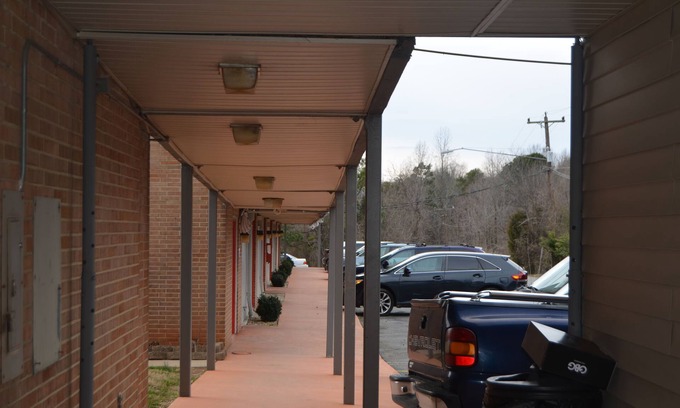 Greensboro Hotel | Bravo Inn Greensboro