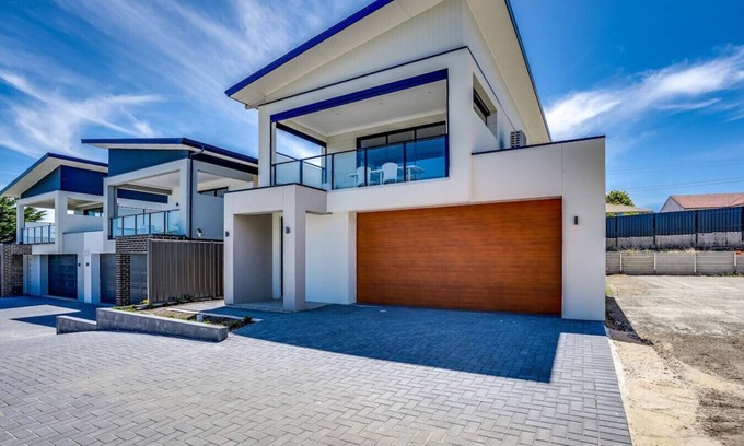McCracken Casa | Break Away 46 Hindmarsh Rd, McCracken