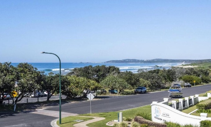 Yamba Casa | Breakers 2 - 7, 18 - 20 Pacific Parade