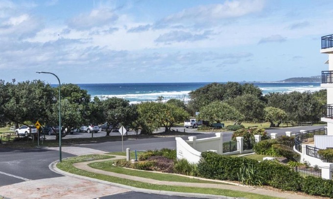 Yamba Casa | Breakers 2 - 8, 18 - 20 Pacific Parade