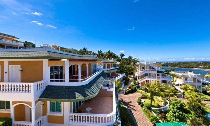 Manoc-Manoc Apartamento | Breakfast at Monaco - Two Bedroom Suite