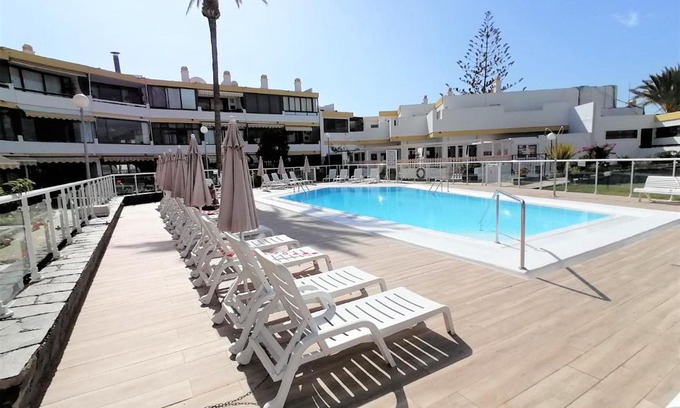 San Agustin Apartamento | breakfast in the sun