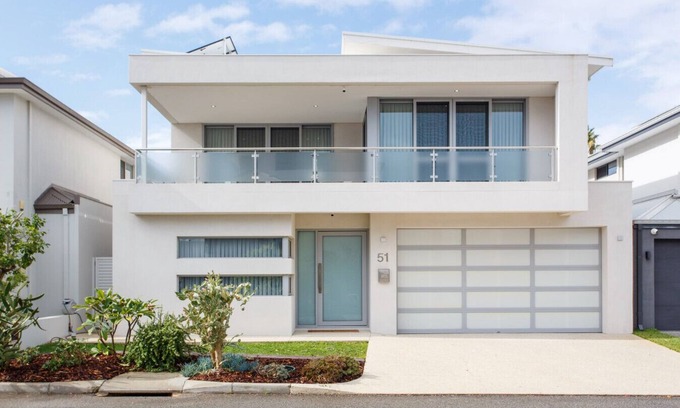 North Coogee Casa | Breaksea Beach House - Modern Luxury close to Fremantle