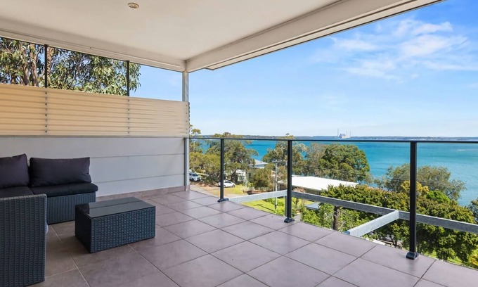 Mirrabooka Casa | Breath taking Bay Views Private Pad Spacious