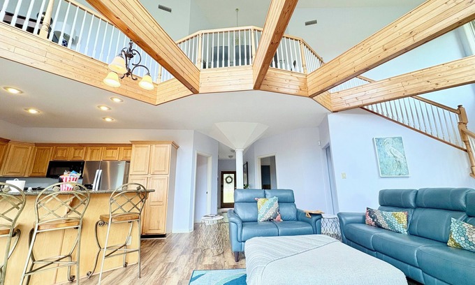 Hot Springs Village Casa | Breathtaking mountain views-4king en suites, bunk rm, sauna, air hockey,MANCAVE!