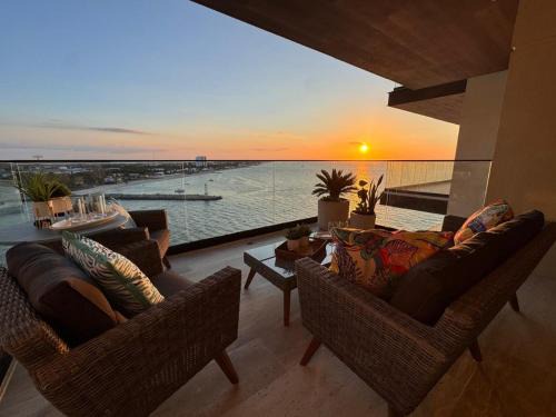 Puerto Yucalpetén Apartamento | Breathtaking 2BR deluxe condo with stunning views