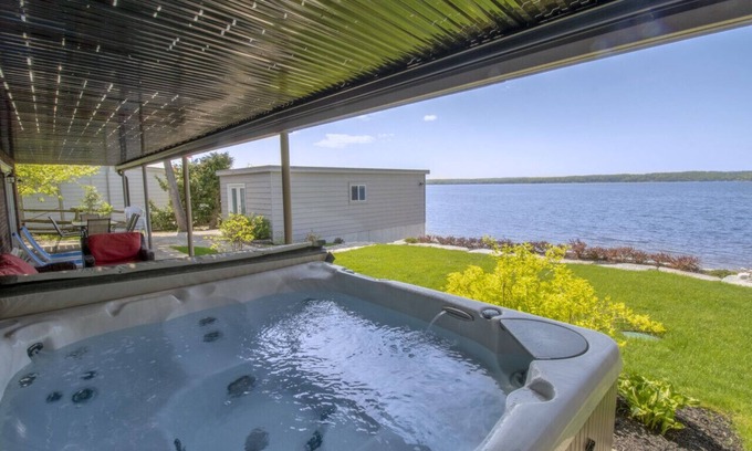 Tay Casa | Breathtaking 5 bedroom Waterfront Home With Hot Tub!