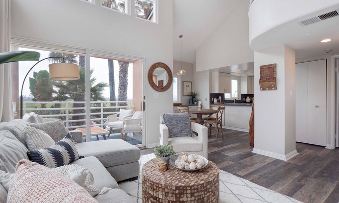 Imperial Beach Condominio | Breathtaking Beachfront Unit with Epic Ocean and Estuary Views