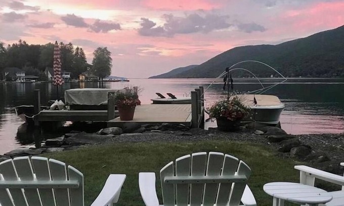 Naples Casa | Impresionante casa del lago Canandaigua en una cala tranquila
