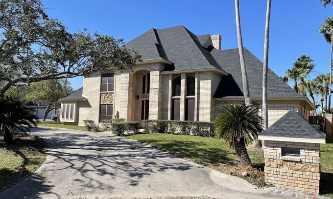 Harlingen Casa | Breathtaking, Lakefront, Pool, Private, big group, birds viewing
