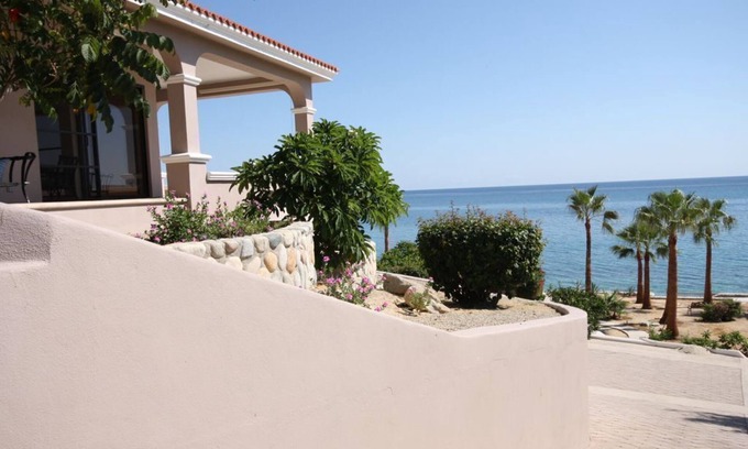 Los Barriles Casa | ¡Asombroso! Casa de lujo de 1 dormitorio / 2 baños en la playa, vista panorámica a la terraza, frente a la playa