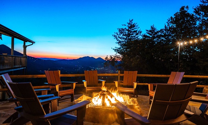 Gatlinburg - Pigeon Forge Cabina | ¡NUEVO LISTADO! Impresionantes vistas a la montaña: minutos del parque nacional