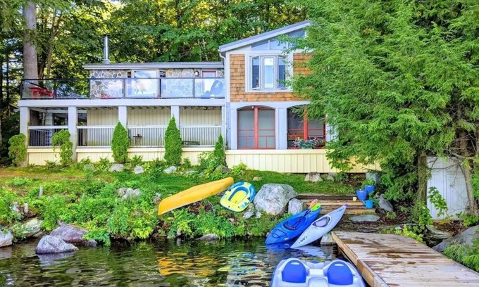 Baysville Cabaña | Breathtaking Muskoka Escape - Enjoy our pristine lake and tranquil space